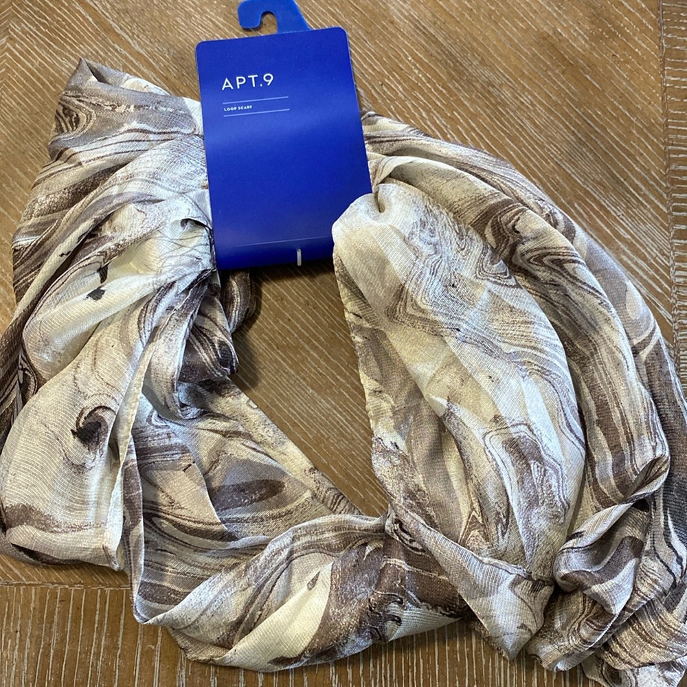 Apt 9 Loop scarf